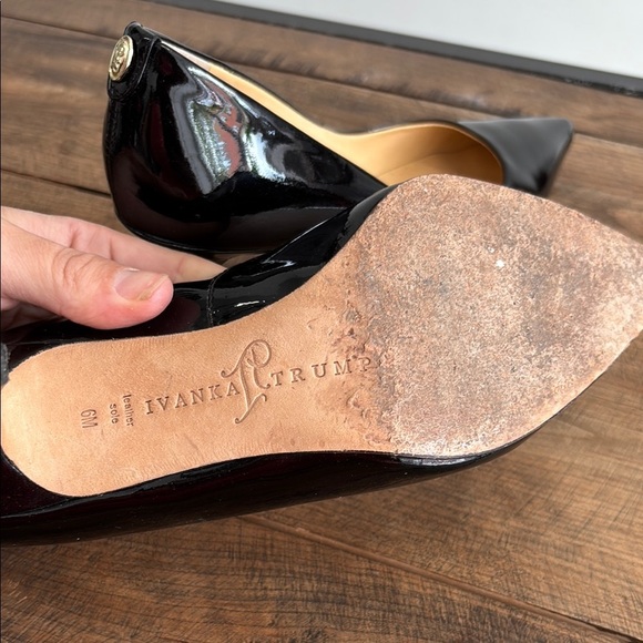 Ivanka Trump Black Heels Classic Pointed-Toe Pumps - Picture 6 of 8